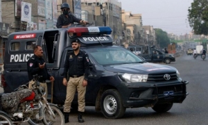 مقتل 4 رجال شرطة في هجومين انتحاريين في باكستان
