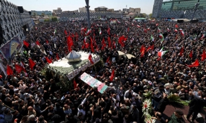 آلاف الإيرانيين يشاركون في تشييع أفراد الحرس الثوري تزامنا مع &quot;يوم القدس&quot;