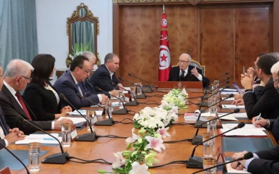 تمطيط عمل لجنة الخبراء:  الاتحاد يضغط لكسب الوقت والأحزاب تناور