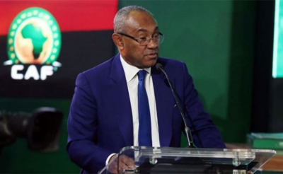 الاتحاد الإفريقي لكرة القدم في عهد أحمد أحمد: شبهات فساد ... وتخبط في القرارات