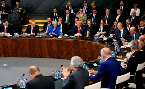 على هامش اختتام أعمال قمة الناتو في بروكسيل:  إيطاليا تعلن نيتها تنظيم مؤتمر دولي حول ليبيا الخريف القادم