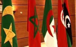 أولويات اجتماع دول جوار ليبيا المنعقد في تونس اليوم: مساندة الحكومة الجديدة، مجابهة آفة الإرهاب ومنع عودة ‹الاحتراب› بين الفرقاء