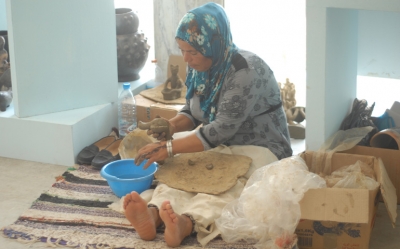 روبورتاج:  في معرض حرفيات سجنان بالعاصمة  فنانات مبدعات لكنّهن من التهميش غاضبات!