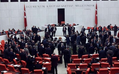 تركيا:  البرلمان يبدأ مناقشة تعديل دستوري يوسّع صلاحيات أردوغان