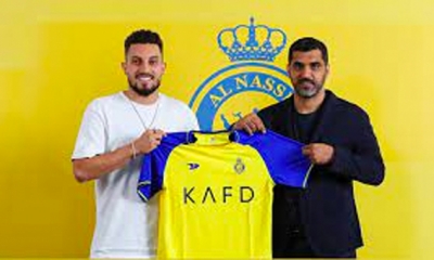 النصر يتعاقد مع أليكس تيليس من مانشستر يونايتد