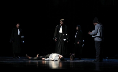 في مسرحية «الروبة» لحمادي الوهايبي:  المحامون والقضاة في ميزان النزاهة والانتهازية