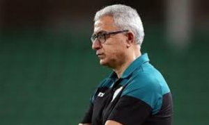 منذر الكبير يغادر المصحة دخل المدرب التونسي للرجاء المغربي  منذر الكبير الخميس الماضي