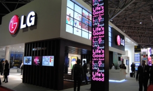 LG للإلكترونيات تعرض آخر وأحدث شاشاتها الرقمية في برشلونة