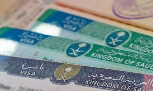 السعودية تطلق تأشيرة الزائرين الكترونيا