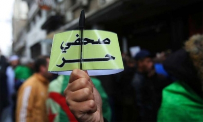 الجزائر ..مشروع قانون جديد يشدّد الرقابة على وسائل الإعلام
