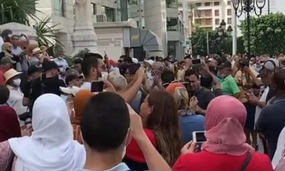 مطالبين بتسوية وضعياتهم:  المتعاقدون مع مختلف الوزارات والإدارات العمومية يحتجون أمام المسرح البلدي