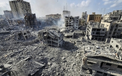 جيش الإحتلال يكثف عملياته في قطاع غزة مع ارتفاع حصيلة الشهداء