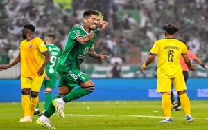 فيرمينيو يدخل تاريخ الدوري السعودي في اول ظهور له مع اهلي جدة