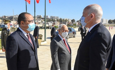 بعد أن آثار غضب القطاعات المتضررة وبطلب من رئيس الجمهورية: الاتجاه نحو تعديل توقيت حظر التجول ...