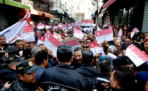 تحرّك «اولياء غاضبون»:  وحصل ما كان يخشاه الاتحاد العام التونسي للشغل...
