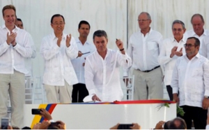 إتفاق تاريخي لإنهاء الحرب الأهلية في كولومبيا:  بعد نصف قرن من الكفاح المسلح تنظيم «فارك» يرمي المنديل