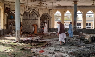 أفغانستان:  عشرات القتلى والجرحى في تفجير انتحاري داخل مسجد