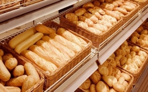 المجمّع المهني للمخابز العصرية بكونكت يدعو  إلى الإسراع في توزيع المواد الأساسية لصناعة الخبز