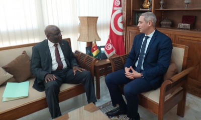 وزير السياحة يبحث مع سفير الكاميرون في تونس تعزيز علاقات التعاون في قطاع السياحة