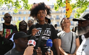 ألفا متظاهر في باريس ضد عنف الشرطة رغم قرار منع رسمي