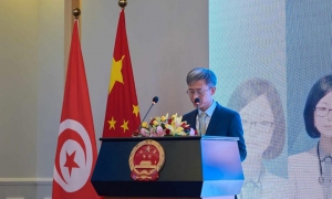 سفير الصين بتونس وان لي : نتطلع لتعزيز التعاون الصيني التونسي في مجال الصحة