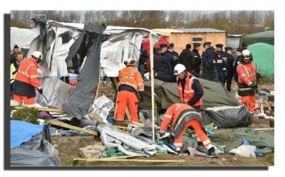 بعد إخلاء مخيم «كاليه العشوائي»:  السلطات الفرنسية تداهم مخيّما جديدا للاجئين شمال باريس «كاليه»