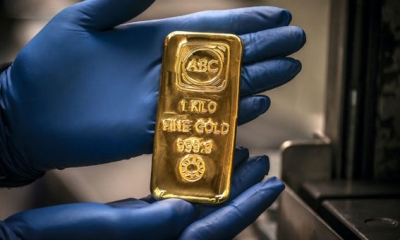 الذهب يتراجع تحت ضغط ارتفاع الدولار وترقب قرار الفائدة