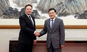 إيلون ماسك يلتقي وزير الصناعة الصيني للبحث في الأجيال الجديدة للسيارات