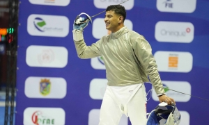 فارس الفرجاني يُتوّج بفضية كأس العالم للمبارزة في الجزائر