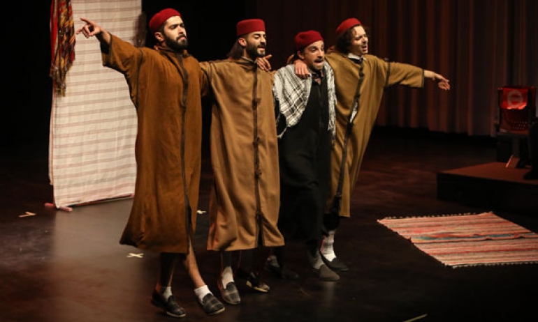 مسرحية «أجراس» إخراج عمر بن سلطانة:  المسرح صوت الصادقين وذاكرة المنسيين