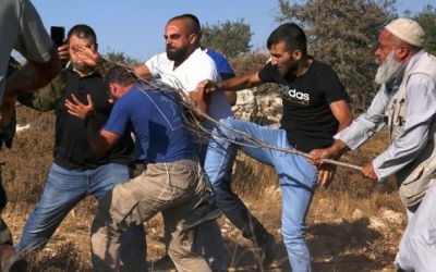 تقرير أممي: نزوح 1100 فلسطيني في الضفة الغربية بسبب هجمات المستوطنين