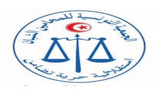 الجمعية التونسية للمحامين الشبان  « على الحكومة وضع معايير شفافة عند إسناد قضايا المؤسسات العمومية» 
