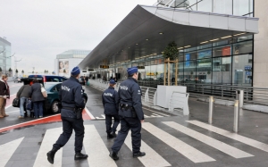 عاجل بالفيديو : انفجارات غامضة تهز مطار بروكسال ببلجيكا و تخلف عن 12 قتيل