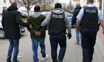 القبض على تشيكيين اثنين في ألمانيا بتهمة تهريب لاجئين في ظل ظروف غير إنسانية