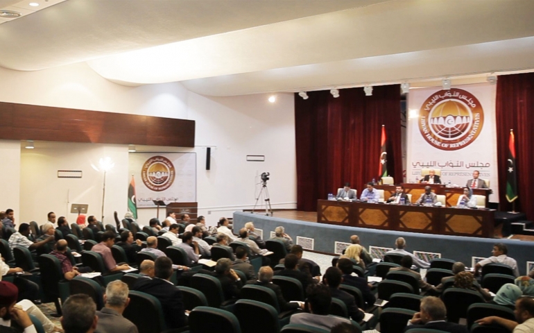 بعد تصويت النواب بالأغلبية على تعديل الاتفاق السياسي  ضبابية وغموض يشوبان تنفيذ التوافق بين أطراف الأزمة الليبية