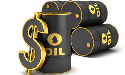 النفط يتراجع بفعل زيادة مفاجئة أخرى لمخزونات الخام الأمريكية