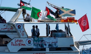 أسطول الصمود يستأنف رحلة نحو غزة بعد محاولات الاختراق