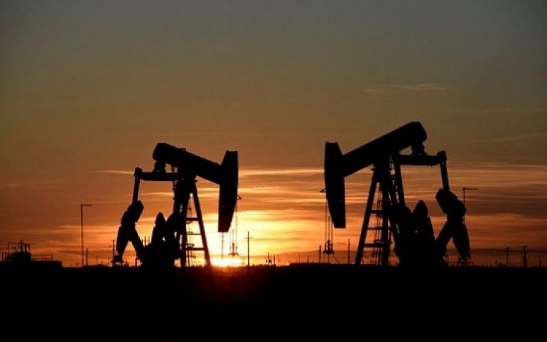ضعف الإنتاج في أمريكا يرفع أسعار النفط