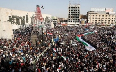 العراق:مئات الآلاف من أتباع الصدر يتظاهرون وسط بغداد دعما للشعب الفلسطيني