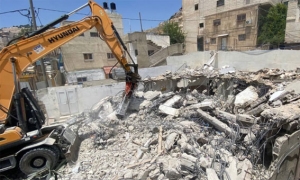 سلطات الإحتلال الإسرائيلي تهدم منازل لفلسطينيين بالقدس الشرقية ورام الله