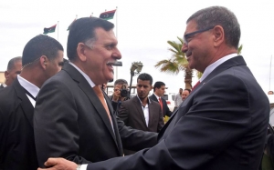 ماذا في زيارة رئيس الحكومة الحبيب الصيد إلى طرابلس؟