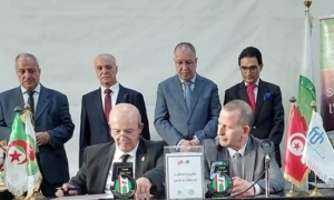 توقيع إتفاقية شراكة بين الجامعة التونسية للنزل والفيدرالية الجزائرية للفندقة والسياحة