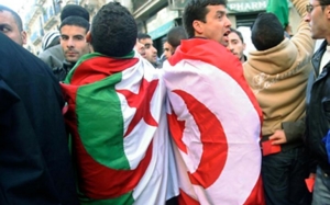 الجالية الجزائرية بفرنسا تقود حملة تضامن دولي مع تونس: تظاهرة في باريس لفائدة السياحة التونسية