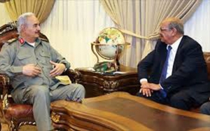 ليبيا:  التطورات الأمنية والعسكرية محور لقاء حفتر بوفد رسمي جزائري