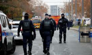وزير الداخلية الفرنسي: إصابة عدة أطفال في هجوم بسكين ببلدة أنسي