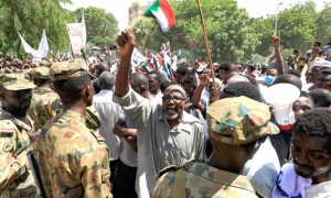 بعد استيلاء الجيش على الحكم ... أية سيناريوهات تنتظر السودانيين  