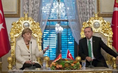 في أول زيارة لها منذ محاولة الانقلاب:  ميركل تلتقي أردوغان في تركيا على خلفية توتر شديد بين البلدين