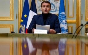 مؤتمر دولي لدعم لبنان ترأسه فرنسا: باريس تتمسك بـ«خارطة الطريق» وخلافات المناصب تعرقل تشكيل الحكومة 