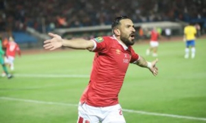 معلول أفضل لاعب عربي في البطولات المحلية