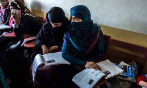 إيقاف مؤسس مبادرة لتعليم الإناث في أفغانستان
